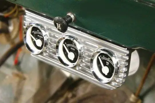 Vintage Style Finned Three Gauge Billet Instrument Bezel thumbnail 2